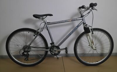 Decathlon gris et blanc